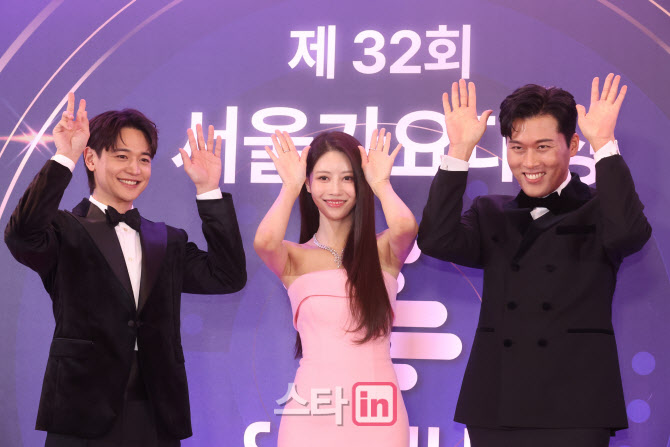 [포토]민호-미주-김일중, 서울가요대상 사회 맡았어요