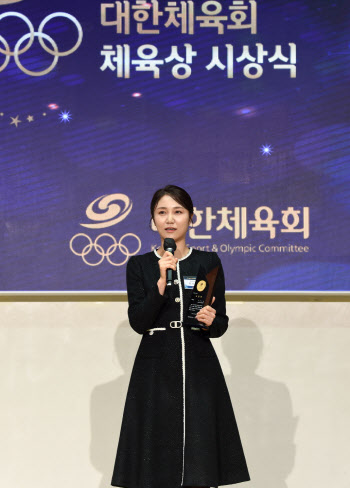 '한국 펜싱 간판' 최인정, 대한체육회 체육대상 대상 수상