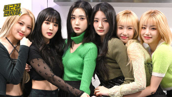 '퇴근길 팬미팅' 트라이비 "뮤비 1억뷰 달성시 스카이다이빙"