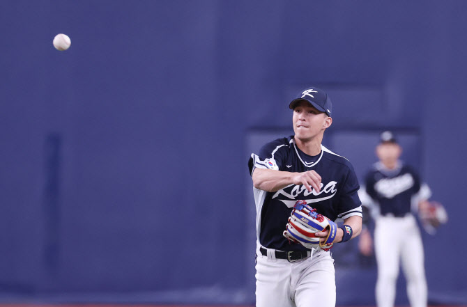 철벽 내야 되살아난 한국 야구대표팀, WBC 청신호 켰다