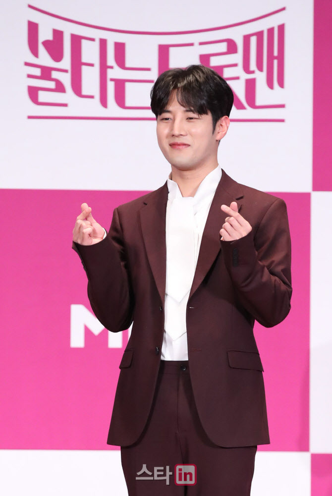 [포토]김중연, '오늘부터 더 열심히 달릴게요'