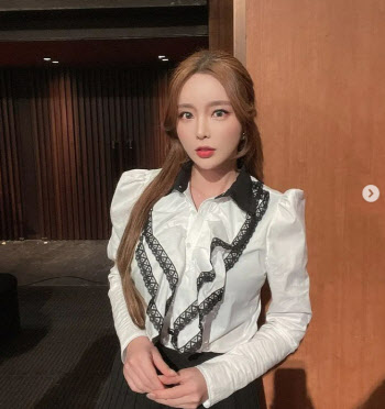 홍진영, 도경완과 불륜설에 "난 완벽한 솔로" 해명