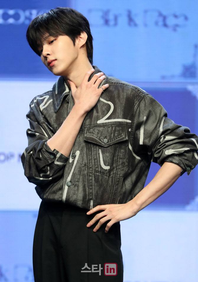 [포토]시간 여행자로 돌아온 김우석