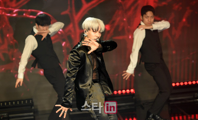 [포토]이기광, 4년 만에 솔로 정규앨범 '프레데터' 발매