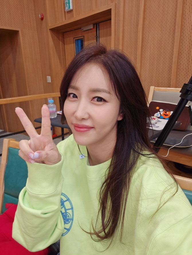 숙행 "절친 송가인, 바쁜데도 콘서트 게스트로 와줘"