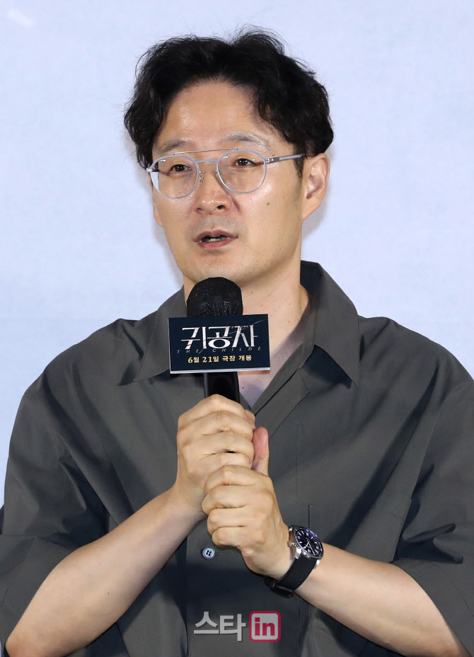[포토]인사말하는 영화 '귀공자'의 박훈정 감독