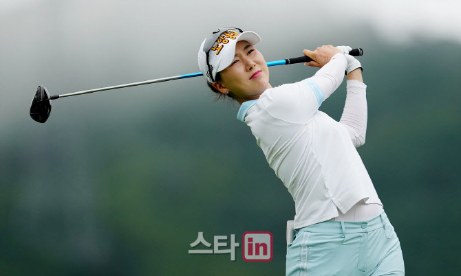 [포토]신지원 '파워풀 티샷'