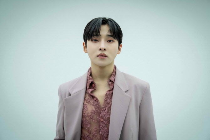 성리, 트롯 발라드 '이 계절의 강을 지나' 발매
