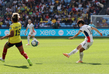 '핸들링 불운-골키퍼 실책' 한국 여자축구, 콜롬비아에 0-2 덜미