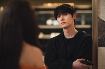 황민현, 차세대 로코스타 찜… '소용없어 거짓말' 31일 첫방