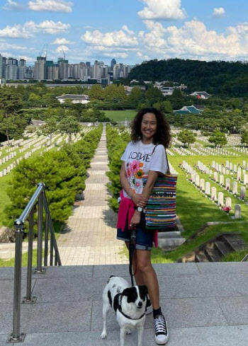 최민수·강주은, 반려견 현충원 산책에 사과 아닌 당부 "실수 마시길"