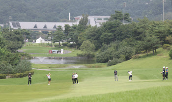 1·2라운드 화창한 가을 날씨 예보 "서늘해진 날씨 경기하기엔 딱 좋아요"