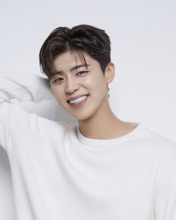 가수 박지현, 선한스타 상금 소아암·백혈병 환아에 기부