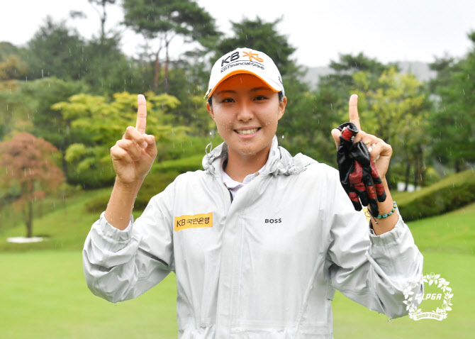 18세 유망주 박예지, KLPGA 데뷔 3개 대회 만에 점프투어 우승