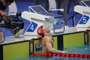 자유형 50m 지유찬, 한국신기록으로 한국 수영 첫 금메달
