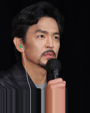 존 조·스티븐 연, 할리우드 파업 소신…"예술이 기계에 대체돼선 안 돼"