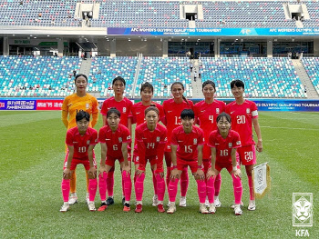 콜린 벨호, 한 달 만의 남북 대결서 0-0 무... 조 1위 유지