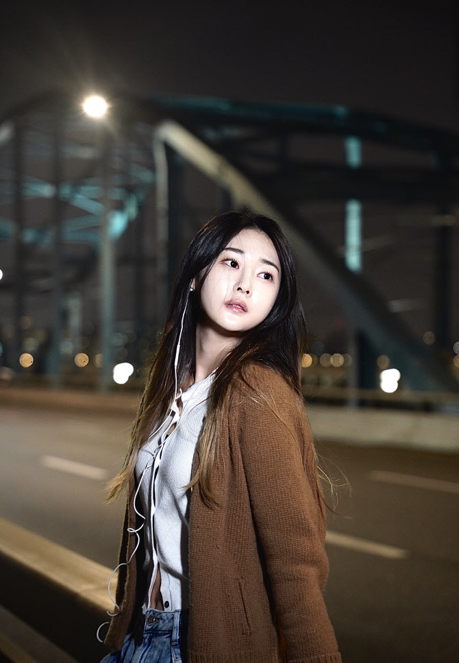한이서, 새 자작곡 '버려진 인형'으로 컴백
