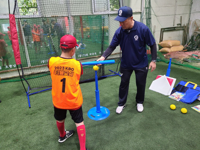 KBO 찾아가는 티볼교실 성료…전국 200개 초등학교 참가