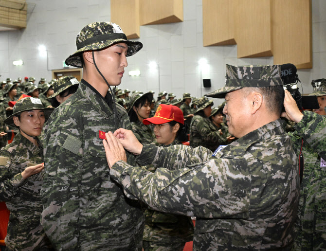 국가대표 선수단, ‘논란의 해병대 훈련’ 마치고 퇴소... “한층 성장할 기회 되길”