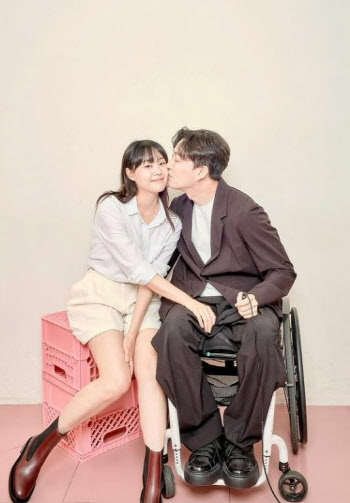 시크릿 출신 송지은, '박찬홍 감독 子' 박위와 열애