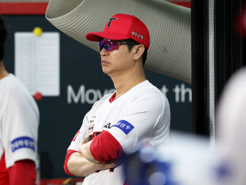 '금품수수 의혹' 김종국 KIA 감독, 구속영장 청구...KIA, 감독교체 불가피