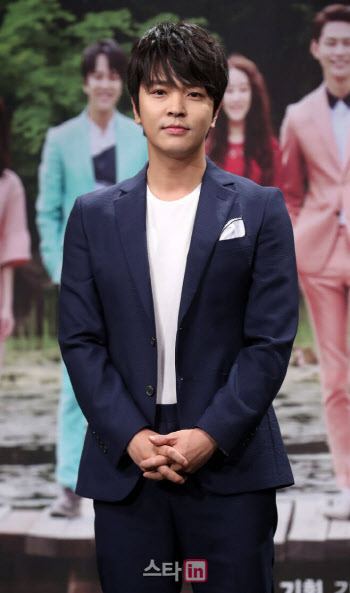 김정훈, '음주측정 거부' 논란 속 日 팬미팅 개최 "믿어달라"