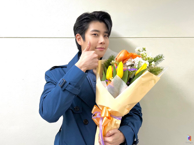아스트로 MJ, 뮤지컬 '겨울나그네' 막공… "한걸음 더 성장"