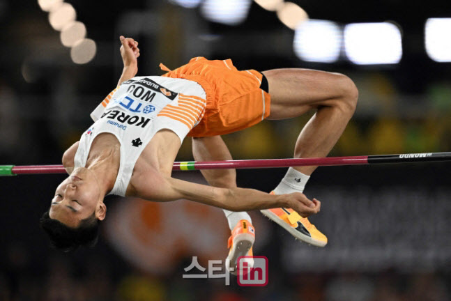 우상혁, 세계실내육상선수권 동메달…2연패는 무산