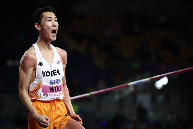 우상혁, 세계실내육상선수권서 2m 28로 동메달... 대회 2연패 도전은 좌절