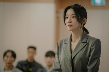 '하이드' 이보영, 이무생 비밀 쫓는다…2차 스틸 공개