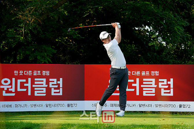 [포토] 김진성의 티샷