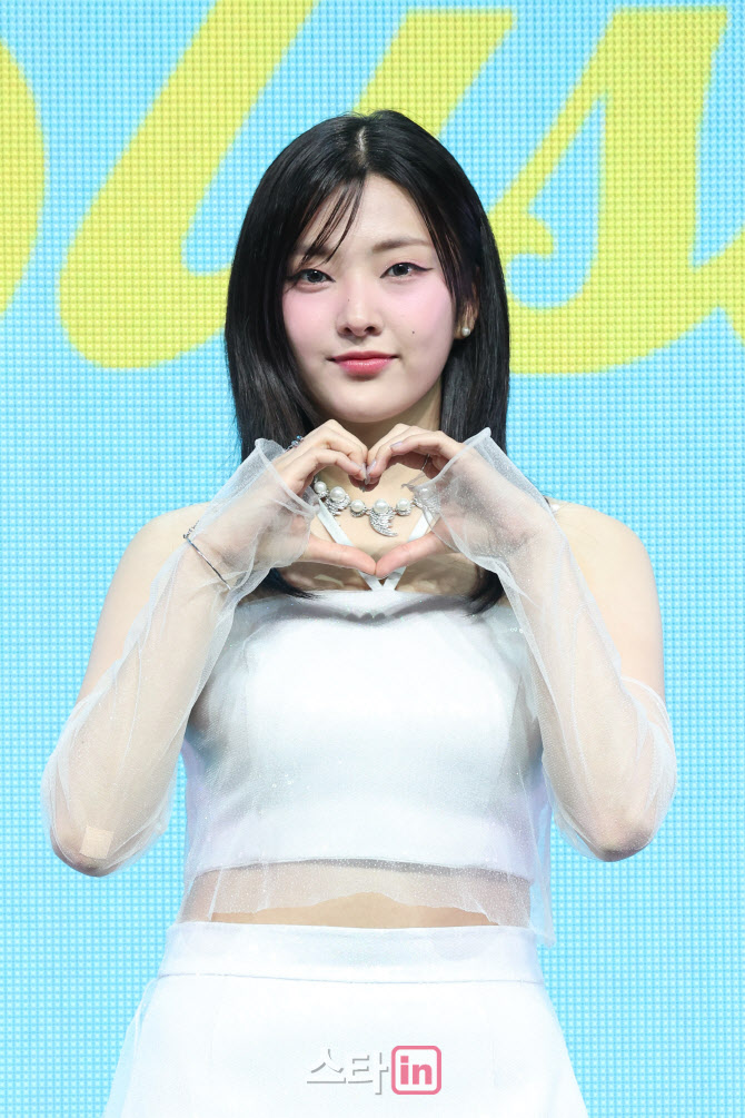 [포토]위클리 박소은, 하트