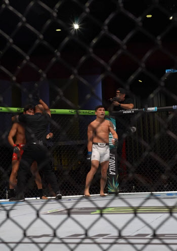 '코리안 타이거' 이정영, UFC 두 번째 경기서 아쉬운 TKO패