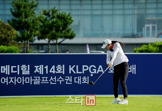 [포토] 박수아 '정타로 날린다'