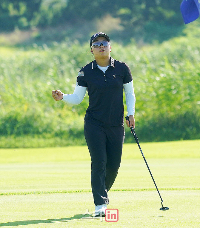 [포토] 박세은 '버디 잡고 주먹 세레머니'