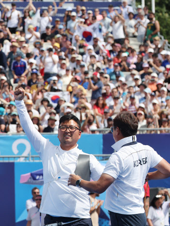 ‘4.9mm로 갈렸다’ 김우진, 그랜드슬램 달성... 한국 최다 금메달 보유자 