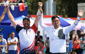 상대 선수 보면서 ‘멍~’…김우진, 결승 전 대기실 모습 봤더니 [파리올림픽]