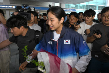 안세영 작심발언, 축제 분위기 휘저은 핵폭탄 이슈