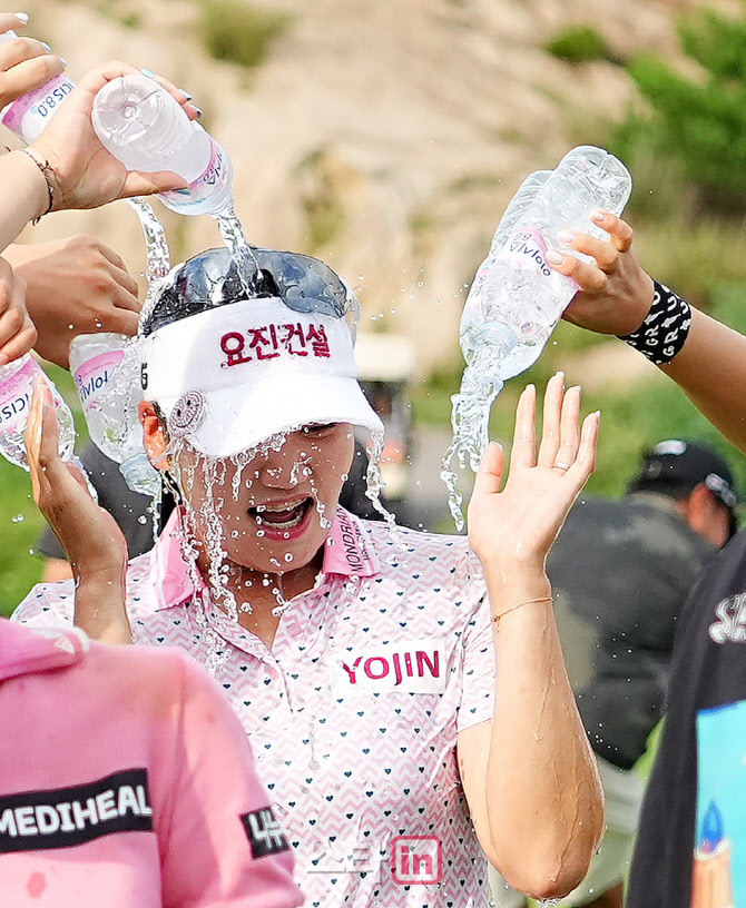 [포토]노승희,대역전 우승 축하 물세레