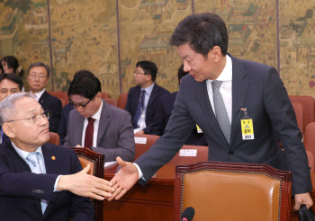 “회장 또 하실 거예요?” 정몽규, “한국 축구 발전 위해 심사숙고”