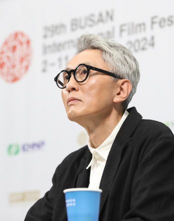 "韓=혼밥 금기, 두려워 말길"…'고독한 미식가' 고로 씨, 메가폰 잡다[BIFF](종합)