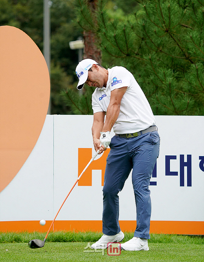 [포토] 이준석 '온 힘을 다해서'