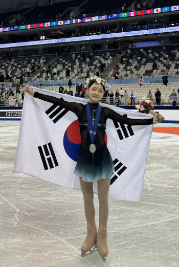 '女피겨 기대주' 김채연, 상하이 트로피 대회 개인 최고점 우승