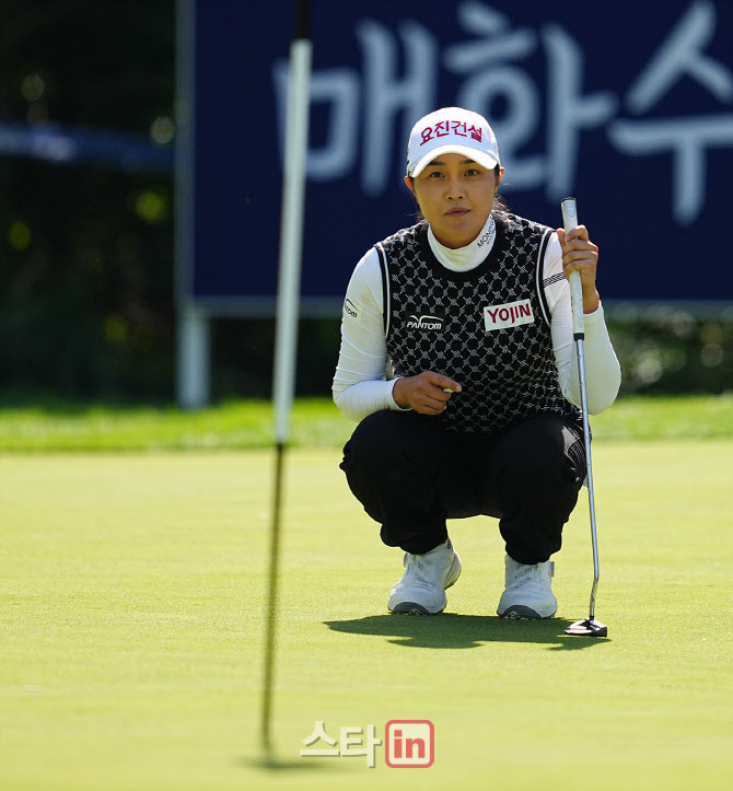 [포토]서연정,버디를 노려봐요