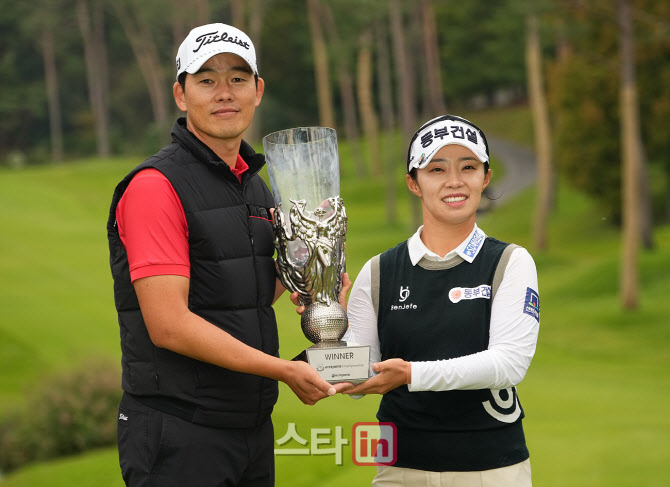 [포토]김수지-이시우,우승 만든 제자와 스승