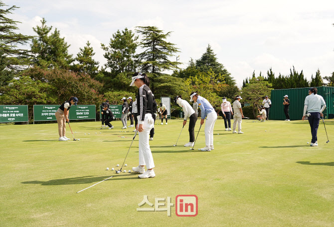 [포토]동부건설 한국토지신탁 챔피언십 연습라운드 분위기