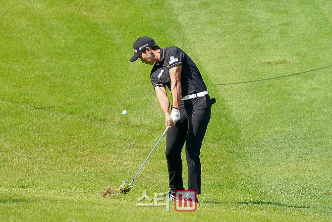 [포토] 이수민 '정타로 날리는 아이언샷'