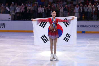 피겨 기대주 김유성, 주니어 그랑프리 7차 대회 은메달... 파이널 진출