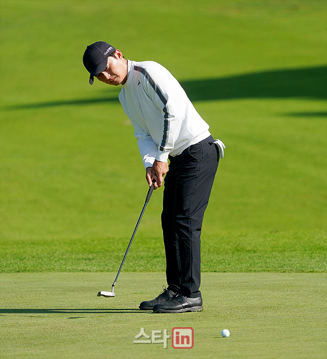 [포토] 김영수 '부드러운 터치로'